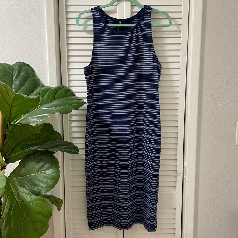 Blue striped body-con dress!